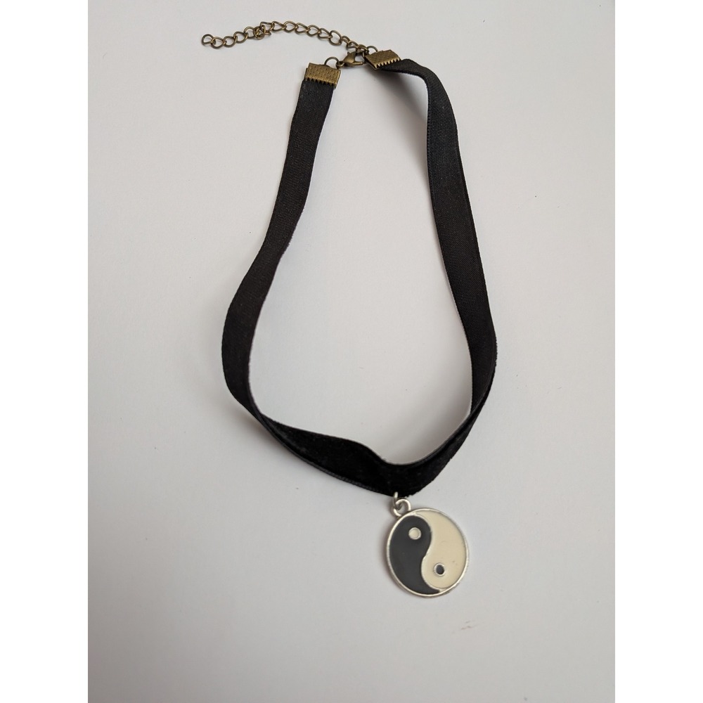 Black Velvet Choker Necklace with Yin Yang Enamel Pendant 90s Grunge Style